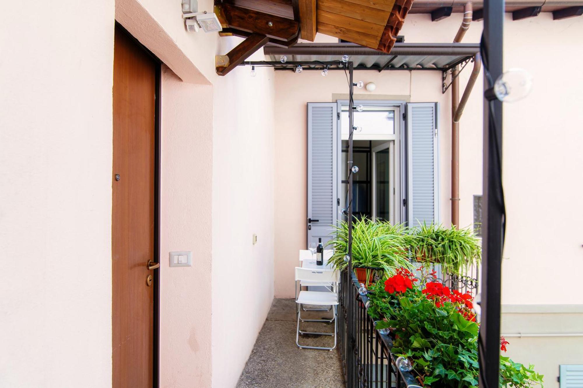 Апартаменти Casa Giulini - The House Of Travelers Комо Екстер'єр фото